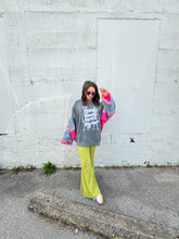 Load image into Gallery viewer, PARTY SKELETON SWEATSHIRT ON PEPPER