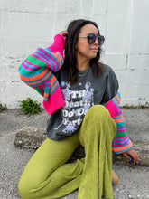 Load image into Gallery viewer, PARTY SKELETON SWEATSHIRT ON PEPPER