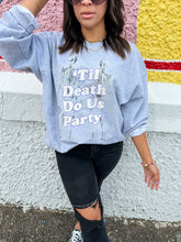 Load image into Gallery viewer, PARTY SKELETON SWEATSHIRT ON LIGHT GREY
