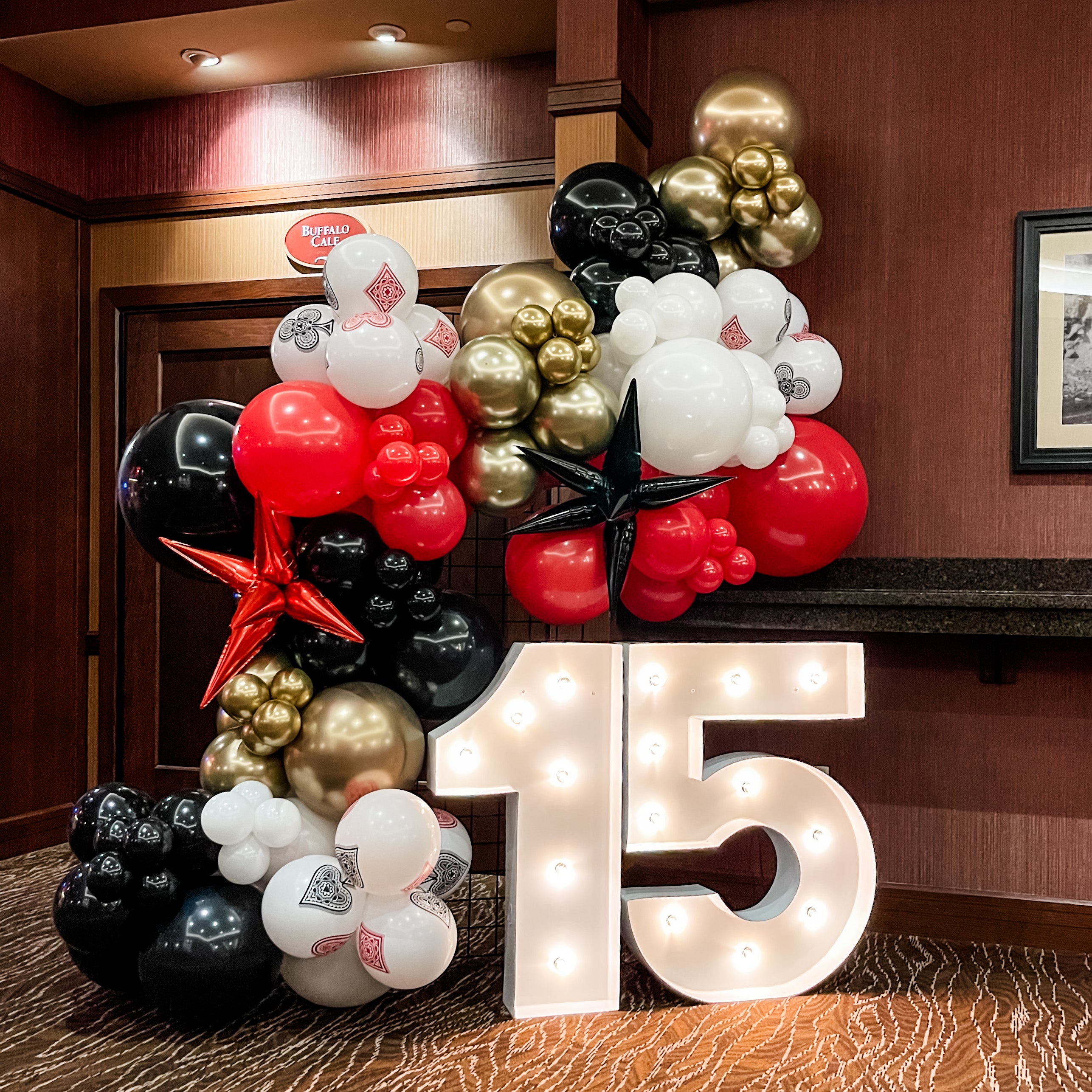 QUEEN OF HEARTS BALLOON KIT - Hip Hip Array